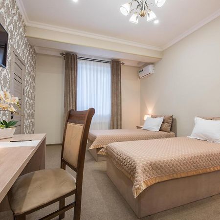 Huzur Hotel Tashkent Bagian luar foto